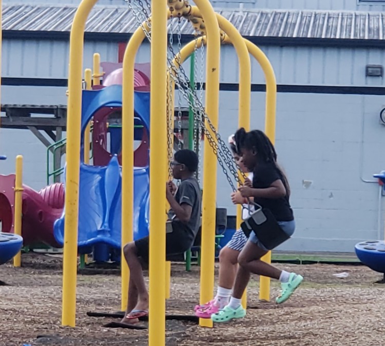 oakdale-playground-photo